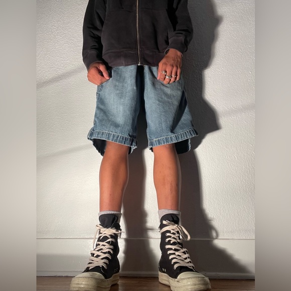 Levi’s Carpenter Jorts - Picture 1 of 14